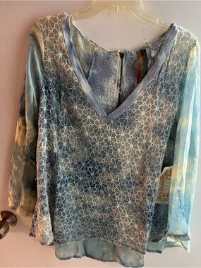 Aratta Light Blue Lace Overlay V-Neck Tunic NWT SIZE L